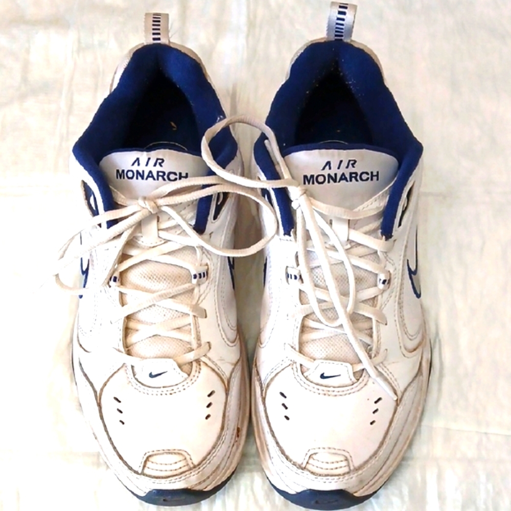 Nike Air Monarch IV, White/Metallic Silver, 9.5